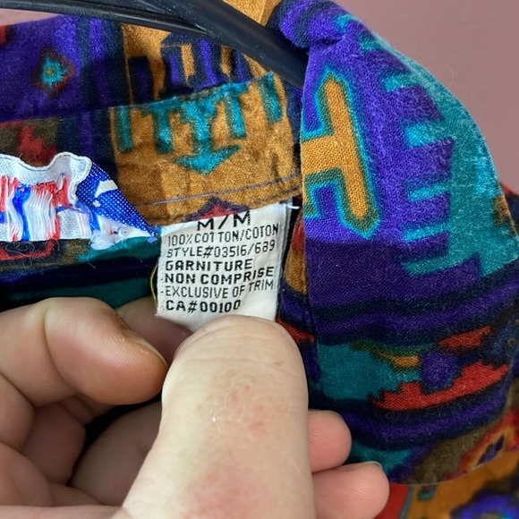 Vintage Women’s size M south western Aztec button down shirt - Picture 4 of 5